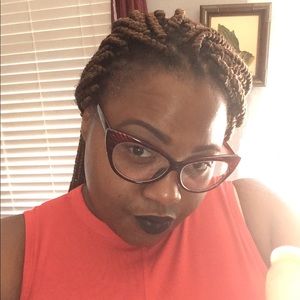 Meet your Posher, Letitia